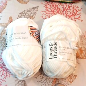 Loops & Threads White Yarn Bundle